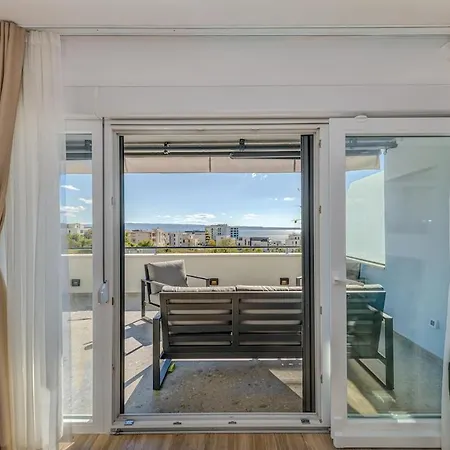 Διαμέρισμα Luxury Znjan *