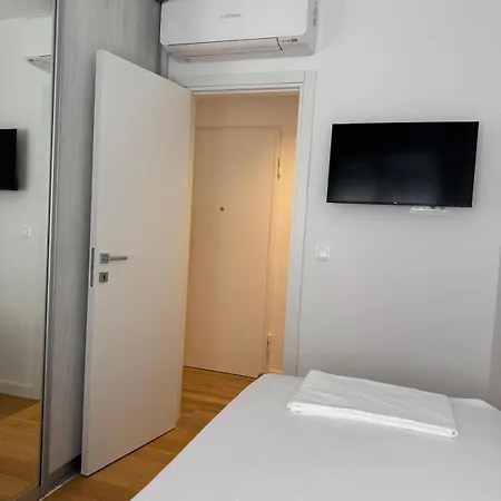 Luxury Znjan Σπλιτ