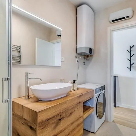 Διαμέρισμα Luxury Znjan *